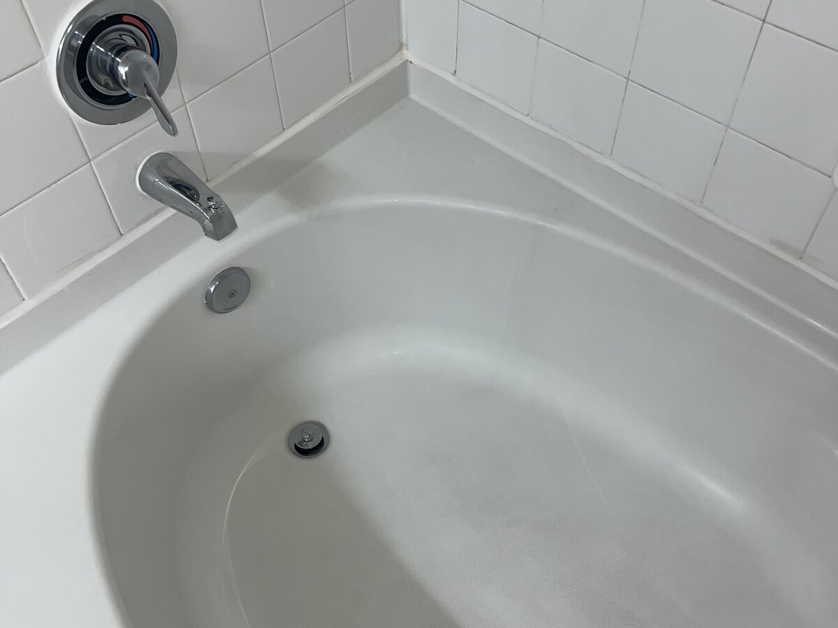 Bathtub after cleaning